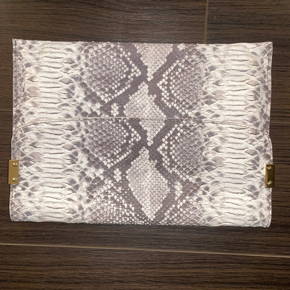 Stuart Weitzman Snake Skin print Clutch - Picture 3 of 9